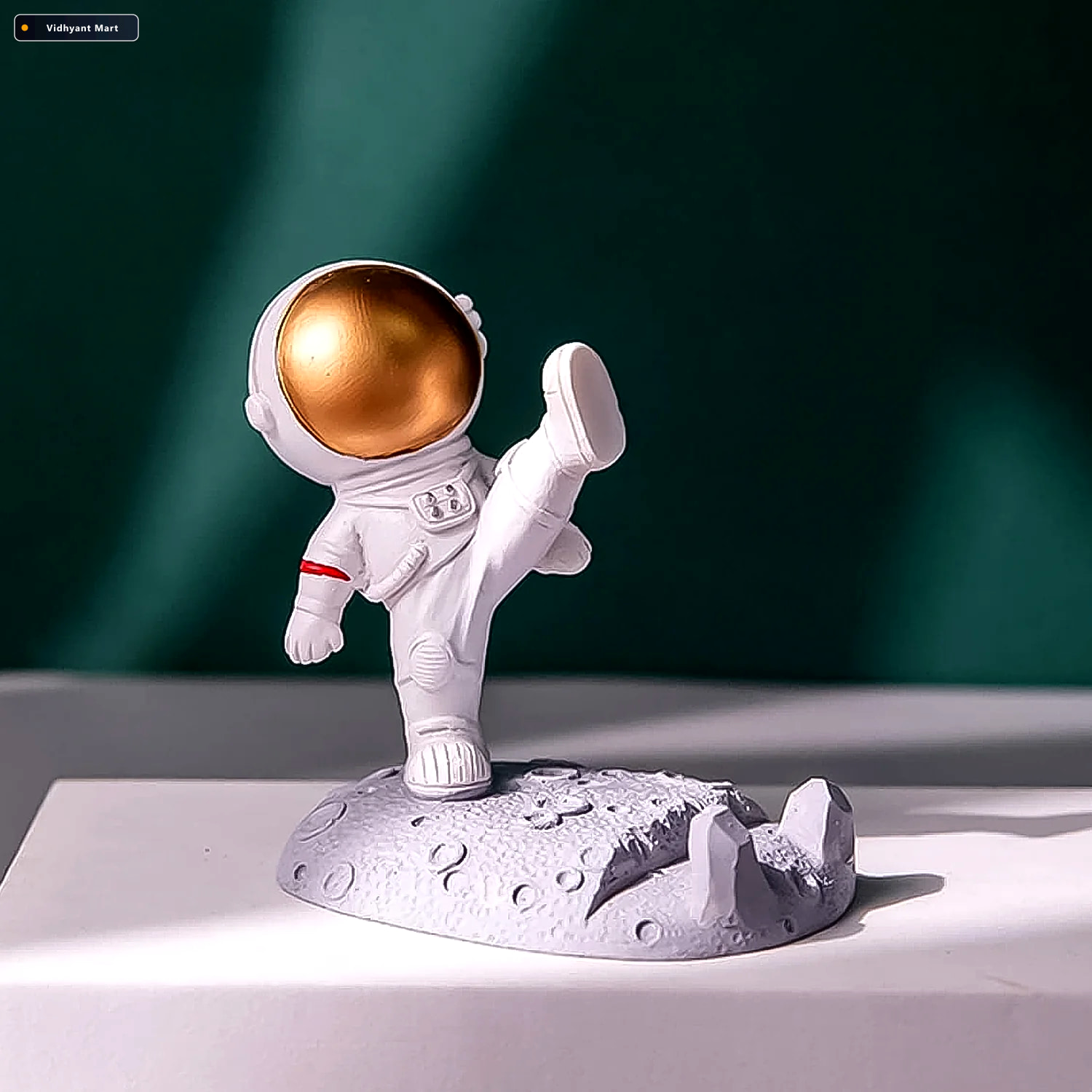 Vidhyant Mart Astronaut Phone Holder 3d Spaceman Design Resin Ph 1