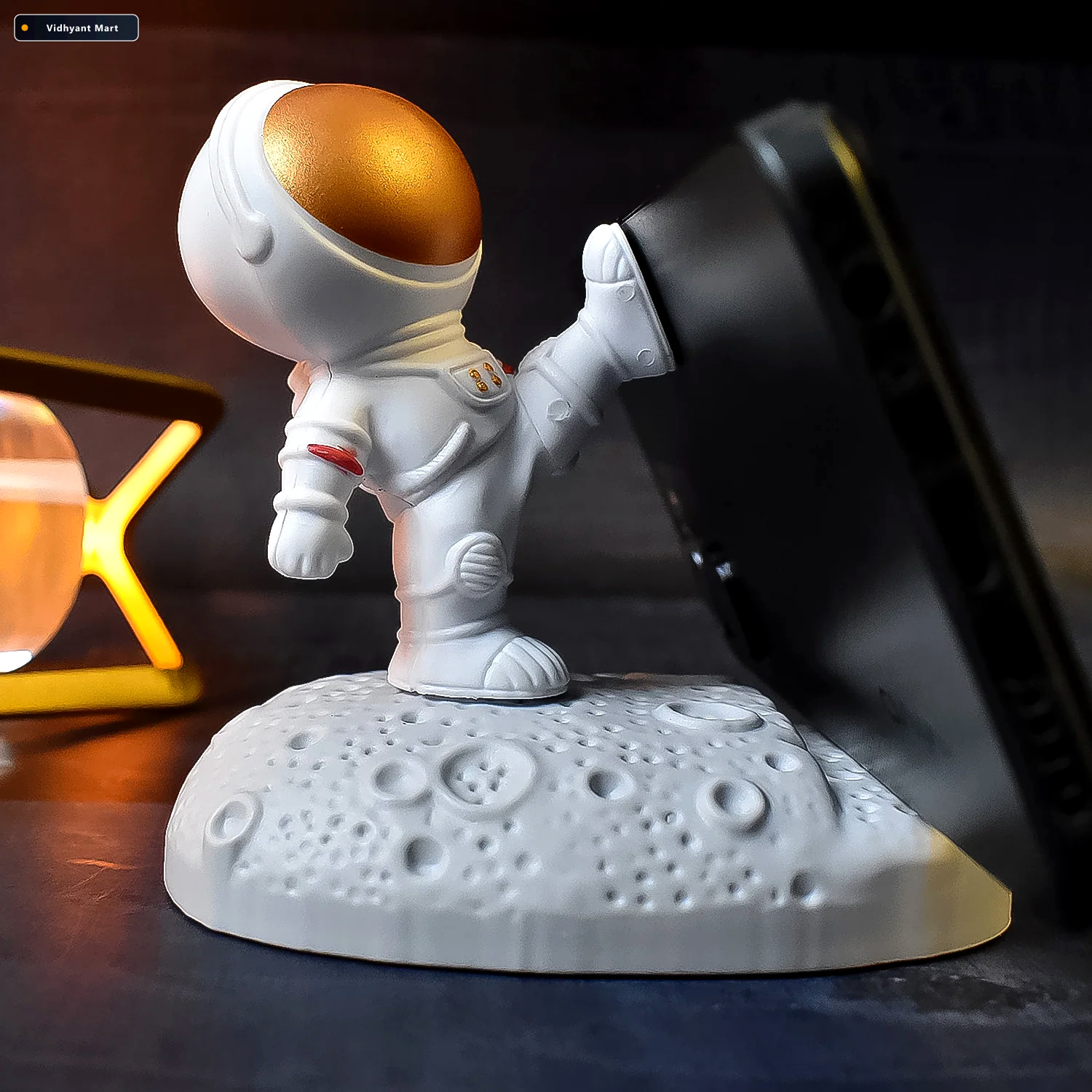 Vidhyant Mart Astronaut Phone Holder 3d Spaceman Design Resin Ph 2