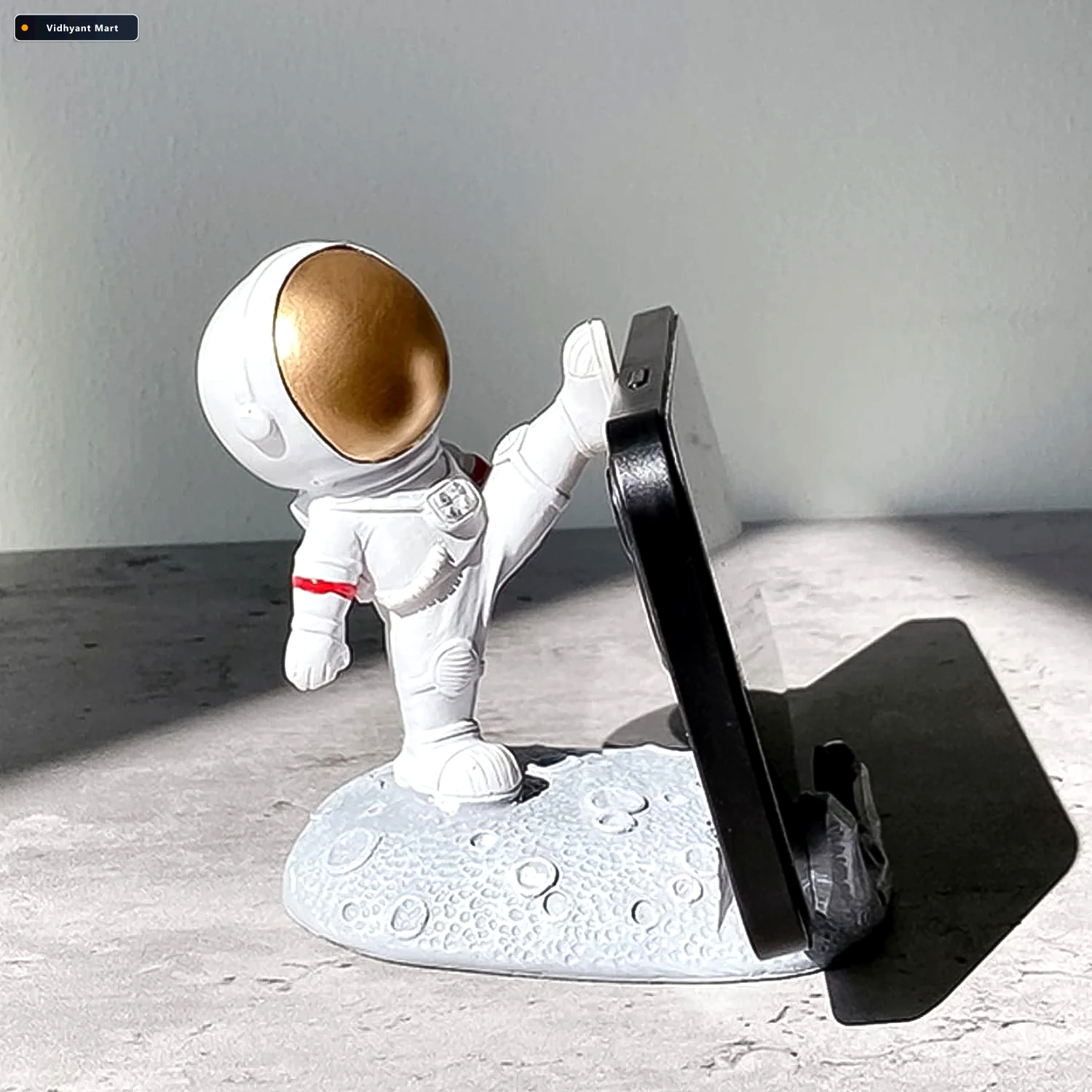 Vidhyant Mart Astronaut Phone Holder 3d Spaceman Design Resin Ph 3